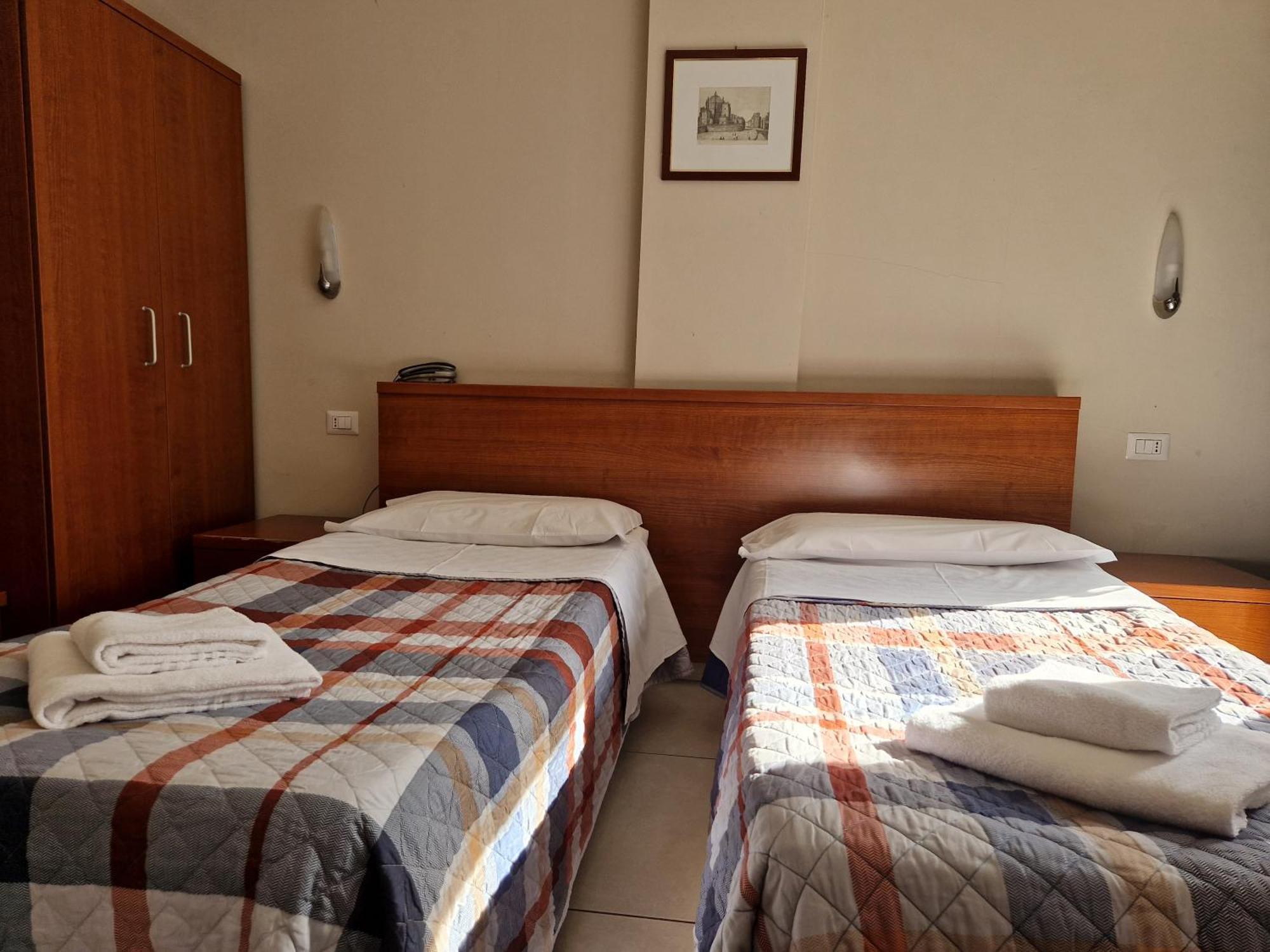 Hotel Bonola Milaan Buitenkant foto