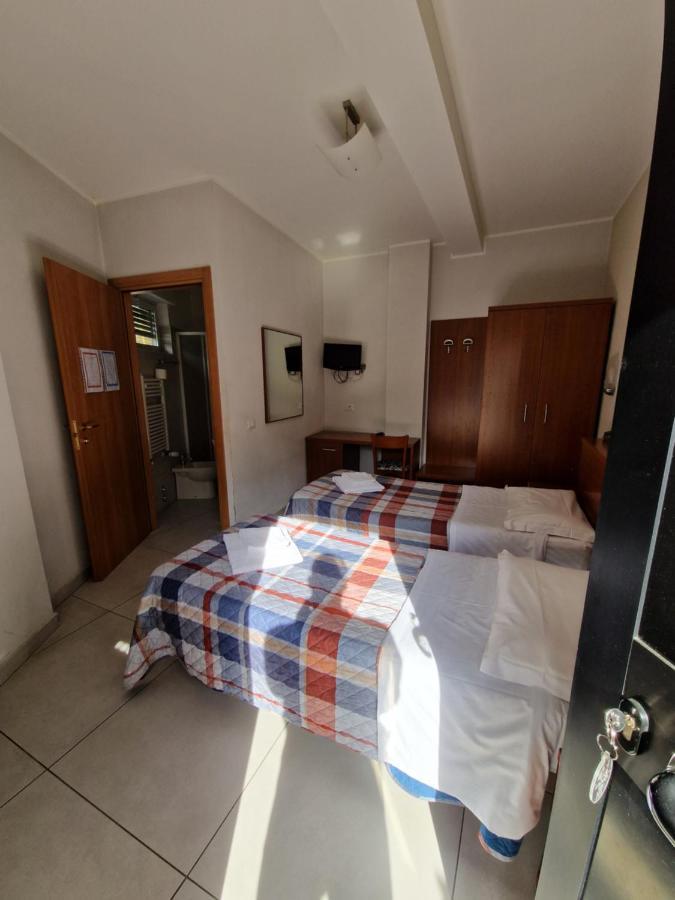 Hotel Bonola Milaan Buitenkant foto
