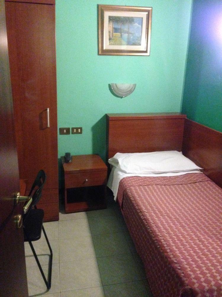 Hotel Bonola Milaan Buitenkant foto