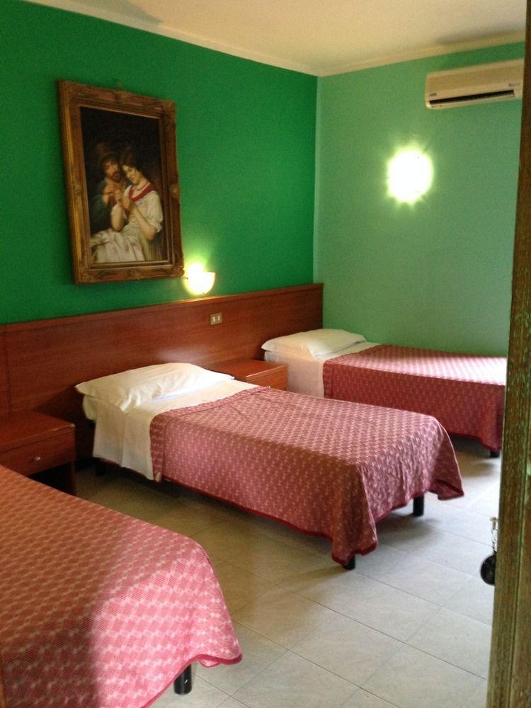 Hotel Bonola Milaan Buitenkant foto